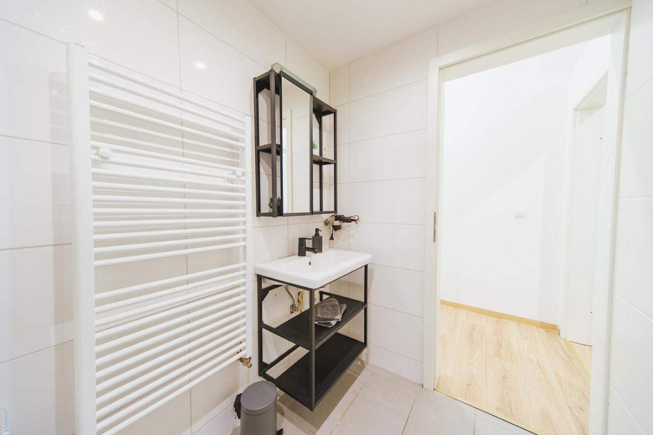 Apartment Central 10A 40Qm Wi-Fi Free Parking Calm Back House Дортмунд Экстерьер фото